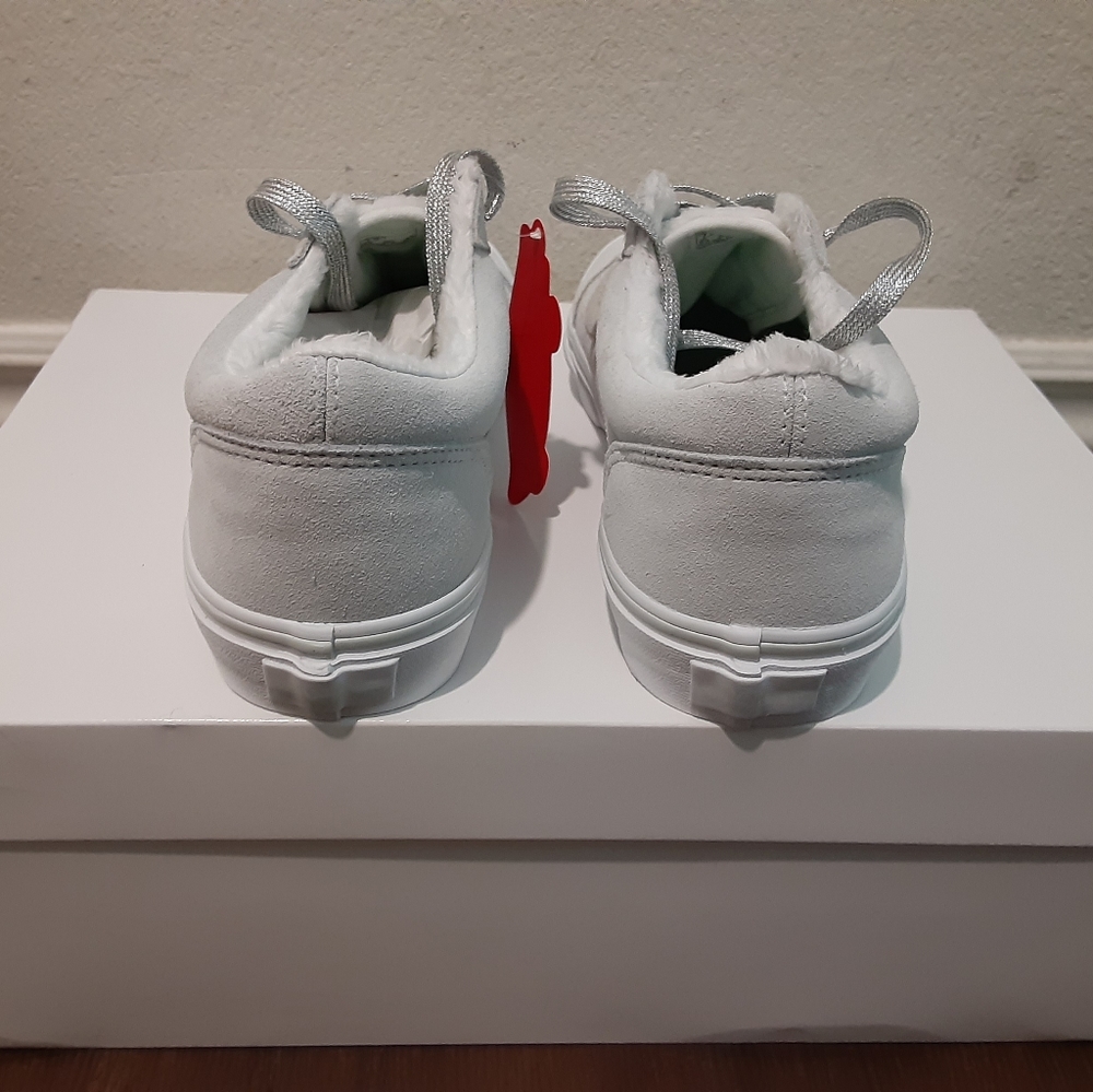 Vans - Picture 4 of 4